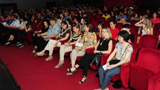 Zadar, 15.06.2013. snimio: Nenad Marčev
Gimnazija Vladimira Nazora Zadar i prijatelji
Andrew Lloyd Webber
Fantom u Operi
Redatelj Milena Dundov
Umjetnička voditeljica Iva Mustać Klarić
Nastupili učenici škole i prijatelji
Dvorana HNK Zadar Zadar, 15.06.2013. snimio: Nenad Marčev
Gimnazija Vladimira Nazora Zadar i prijatelji
Andrew Lloyd Webber
Fantom u Operi
Redatelj Milena Dundov
Umjetnička voditeljica Iva Mustać Klarić
Nastupili učenici škole i prijatelji
Dvorana HNK Zadar