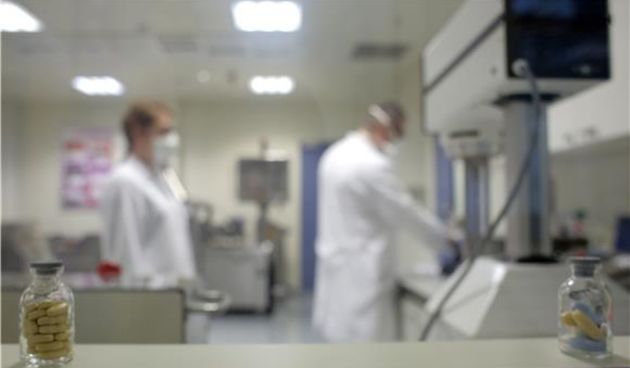 Znanstvenici – laboratorij, Foto: HINA