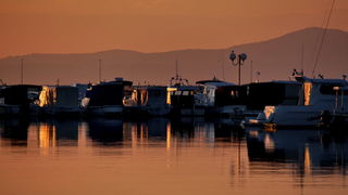Svitanje i rano jutro u novoj luci Gaženica