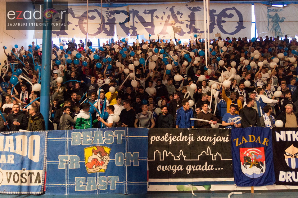 Humanitarno gledanje utakmice Zadar-Cibona u Jazinama Humanitarno gledanje utakmice Zadar-Cibona u Jazinama