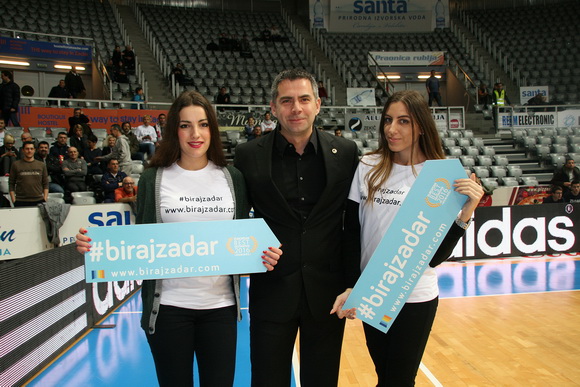 Košarkaši i navijači KK Zadar podržali akciju #birajzadar Košarkaši i navijači KK Zadar podržali akciju #birajzadar
