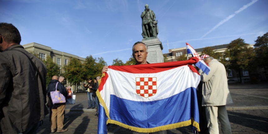 Den Haag, 240911.
Na trgu Plein u nizozemskom gradu Den Haag danas u 14h pocinje prosvijedni skup s nazivom Pravda je izgubila ravnotezu. Skup potpore hrvatskim haskim uznicima organizira Hrvatski svjetski kongres s ciljem upoznavanja javnosti o neprave Den Haag, 240911.
Na trgu Plein u nizozemskom gradu Den Haag danas u 14h pocinje prosvijedni skup s nazivom Pravda je izgubila ravnotezu. Skup potpore hrvatskim haskim uznicima organizira Hrvatski svjetski kongres s ciljem upoznavanja javnosti o neprave