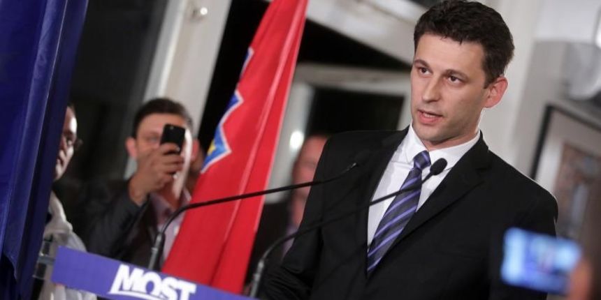 Atmosfera i zavrsno obracanje Boze Petrova u stozeru Mosta nezavisnih lista u restoranu Rougemarin. Photo: Grgur Zucko/PIXSELL Atmosfera i zavrsno obracanje Boze Petrova u stozeru Mosta nezavisnih lista u restoranu Rougemarin. Photo: Grgur Zucko/PIXSELL