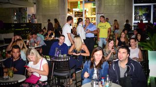 Klapa Contra oduševila u Teatro Baru i Zlatnom kutiću. Foto: Iva Perinčić Klapa Contra oduševila u Teatro Baru i Zlatnom kutiću. Foto: Iva Perinčić