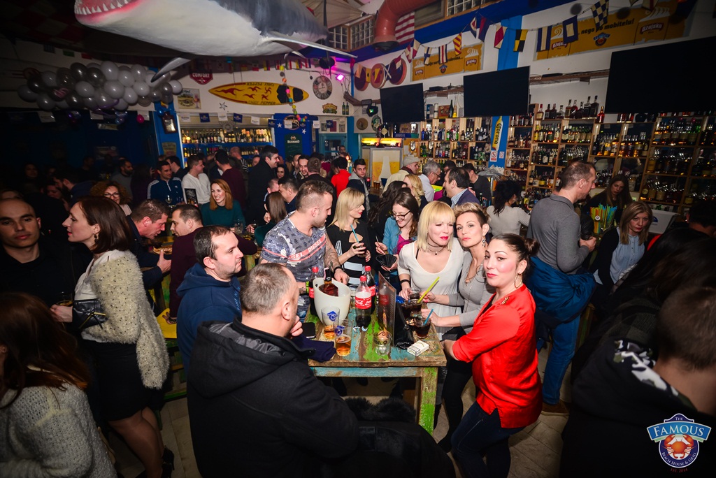 U Famous beach and grill baru Rockatansky bend proslavio je 20 godina djelovanja U Famous beach and grill baru Rockatansky bend proslavio je 20 godina djelovanja