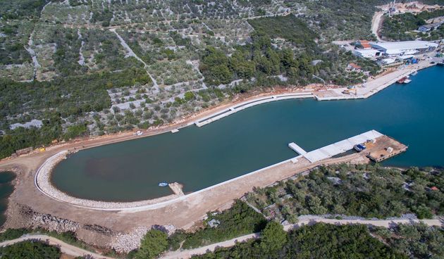 Ribarska luka Vela Lamjana