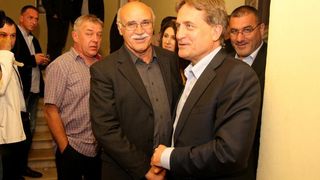 Nakon objave prvih izbornih rezultata nastalo je slavlje u stožeru HDZ-a i kolacijskih partnera. Slavila se pobjeda Božidara Kalmete, novog gradonačelnika Zadra, te pobjeda Stipe Zrilića, novog/satog župana Zadarske županije. Photo: Dino Stanin/PIXSELL Nakon objave prvih izbornih rezultata nastalo je slavlje u stožeru HDZ-a i kolacijskih partnera. Slavila se pobjeda Božidara Kalmete, novog gradonačelnika Zadra, te pobjeda Stipe Zrilića, novog/satog župana Zadarske županije. Photo: Dino Stanin/PIXSELL