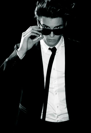 Karl Lagerfeld kalendar za 2010. (coutorture.com)