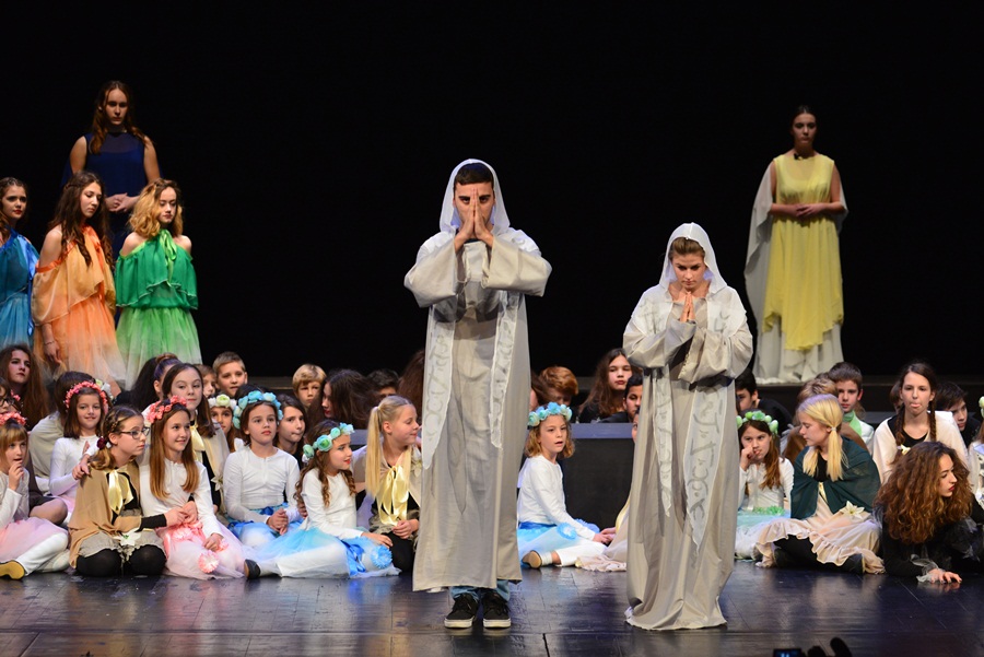 Premijera predstave “U sjeni” udruge “Igrajmo se” Premijera predstave “U sjeni” udruge “Igrajmo se”