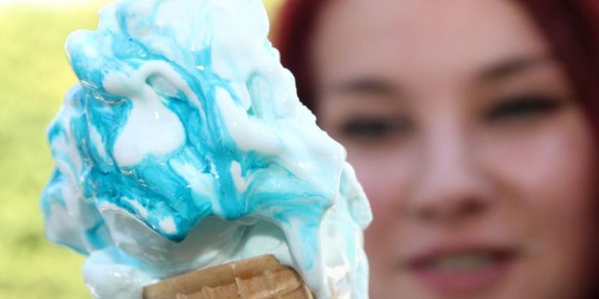 Tisno: Braća Adili napravili novi sladoled i nazvali ga Facebook, Photo: Dusko Jaramaz/PIXSELL Tisno: Braća Adili napravili novi sladoled i nazvali ga Facebook, Photo: Dusko Jaramaz/PIXSELL