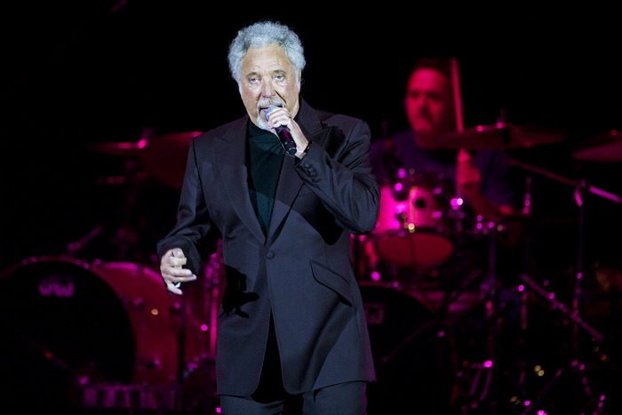 Zagreb, 211111.
Legendarni pjevac Tom Jones, odrzao je veceras koncert u Areni Zagreb u sklopu  Praise & Blame  europske turneje.
Foto: Neja Markicevic / CROPIX