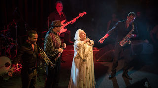 Esma Redžepova, prateći bend Folk Masters i gost Ibus Ibraimovski @ Arsenal Zadar Esma Redžepova, prateći bend Folk Masters i gost Ibus Ibraimovski @ Arsenal Zadar