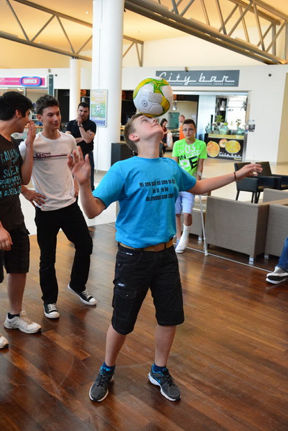 Supernova: Nogometno ludilo i izvlačenje dobitnika automobila Audi A1 Supernova: Nogometno ludilo i izvlačenje dobitnika automobila Audi A1