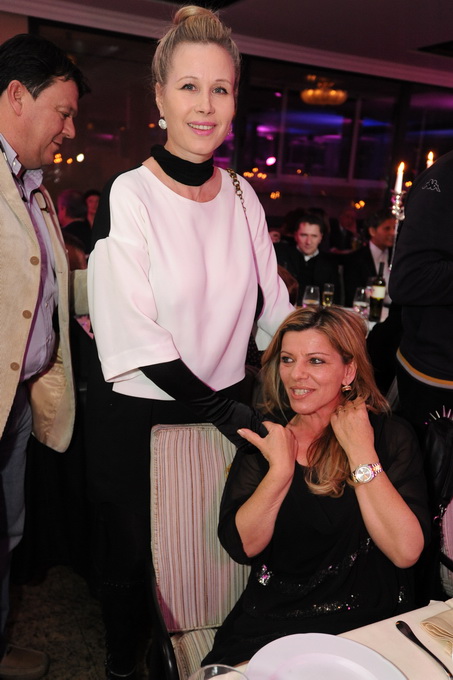 Zadar, 280213.
Poznati restoran Niko na zadarskoj Puntamici je veceras uz bogatu veceru i pjesmu brojnih izvodjaca sa svojim prijateljima i cestim gostima proslavio 50 godina od otvorenja. Na veceri su se pojavili brojni kumovi restorana kroz godine poput