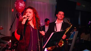 U Famous beach and grill baru Rockatansky bend proslavio je 20 godina djelovanja U Famous beach and grill baru Rockatansky bend proslavio je 20 godina djelovanja