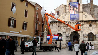 Započelo blagdansko ukrašavanje Poluotoka Započelo blagdansko ukrašavanje Poluotoka