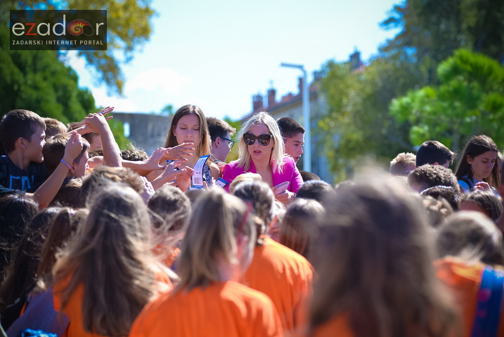 #ZDBT2017: Snimanje Milenijske fotografije košarkaške lopte na Pozdravu suncu #ZDBT2017: Snimanje Milenijske fotografije košarkaške lopte na Pozdravu suncu