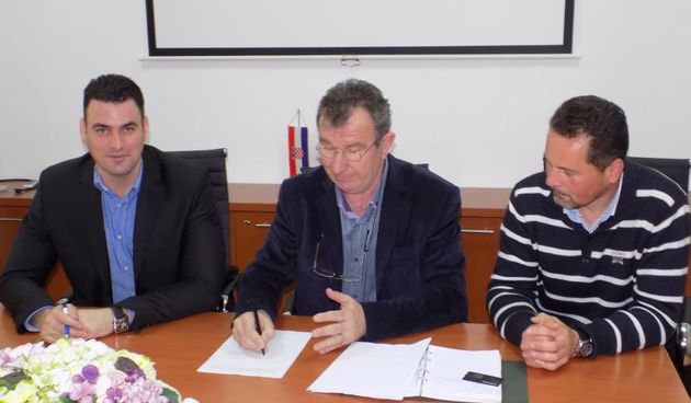 Potpisan ugovor te kreću radovi na projektu  “Aglomeracija Preko-Kali-Otok Ugljan”. Foto: Naši školji