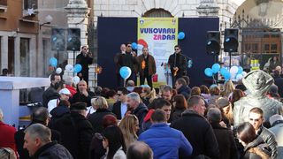 Vukovaru ZaDar na Narodnom trgu, foto: Iva Perinčić Vukovaru ZaDar na Narodnom trgu, foto: Iva Perinčić