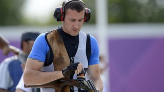 London, 060812.
Hrvatski strijelci Anton Glasnovic i Giovanni Cernogoraz u finalu trapa tijekom Olimpijskih Igara u Londonu.
Na fotografiji: Giovanni Cernogoraz osvojio je zlato.
Foto: Drago Sopta / CROPIX