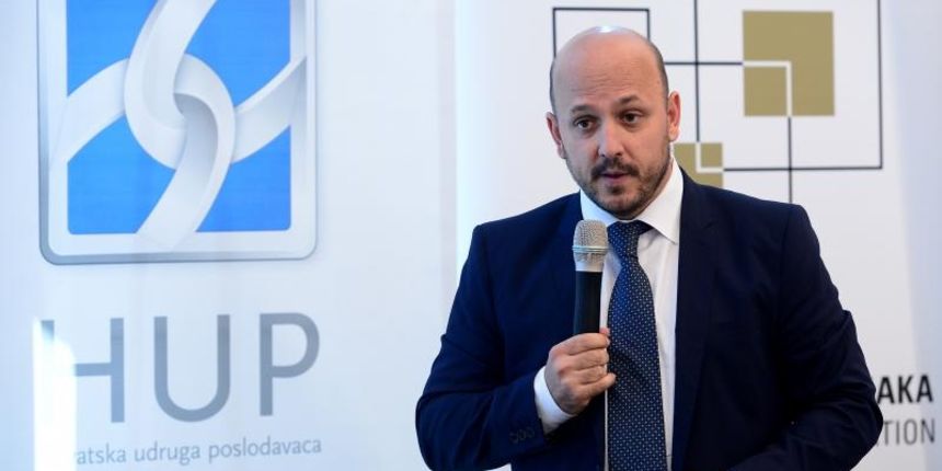 Hrvatska udruga banaka (HUB) i Hrvatska udruga poslodavaca (HUP) odrzali su okrugli stol Kapital koji nedostaje: Kako ubrzati rast malih poduzeca. Gordan Maras. Photo: Marko Prpic/PIXSELL Hrvatska udruga banaka (HUB) i Hrvatska udruga poslodavaca (HUP) odrzali su okrugli stol Kapital koji nedostaje: Kako ubrzati rast malih poduzeca. Gordan Maras. Photo: Marko Prpic/PIXSELL