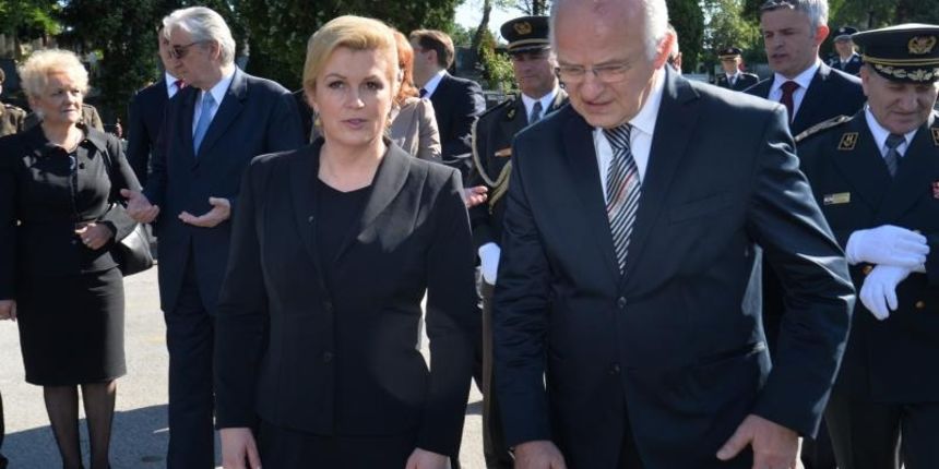 Predsjednica Grabar-Kitarović i Josip Leko položili vijence na Mirogoju, Photo: Marko Lukunic/PIXSELL