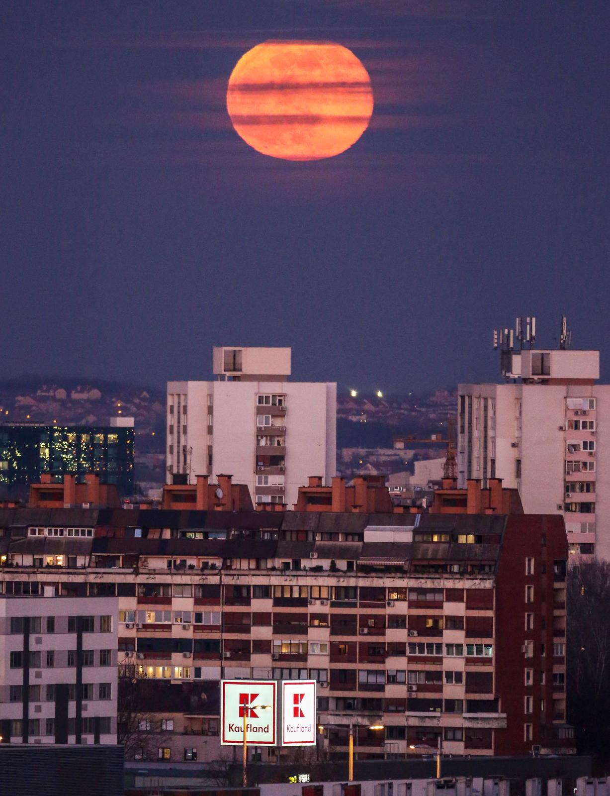 Prvi pun Mjesec u 2022. godini