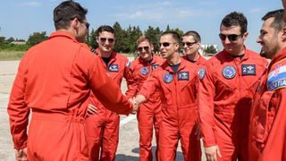 Akrobatska skupina “Red Arrows” Royal Air Forcea u posjeti Zračnoj bazi u Zemuniku Akrobatska skupina “Red Arrows” Royal Air Forcea u posjeti Zračnoj bazi u Zemuniku