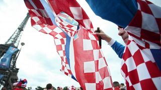 Euro 2016: Hrvatski navijači napravili fenomenalnu atmosferu u Parizu. Photo: Sanjin Strukić/PIXSELL Euro 2016: Hrvatski navijači napravili fenomenalnu atmosferu u Parizu. Photo: Sanjin Strukić/PIXSELL