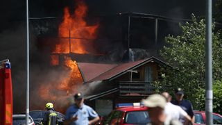 Požar na ŠRC Jelenovac, grad prekriven dimom, zaustavljeni autobusi…