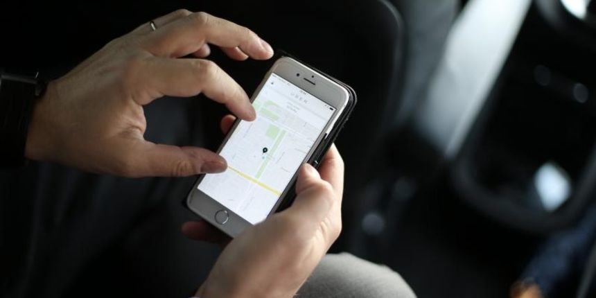 Zagreb – Uber u Zagrebu pokrece uslugu uberX s licenciranim partnerima. Poduzetnik Sasa Cvetojevic, prva osoba koja ce se voziti Uberom. Photo: Petar Glebov/PIXSELL