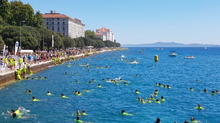 Sasvim osoban doživljaj – 10. dm Millennium Jump sa zadarske rive. Foto: Mladen Malik Barba Sasvim osoban doživljaj – 10. dm Millennium Jump sa zadarske rive. Foto: Mladen Malik Barba
