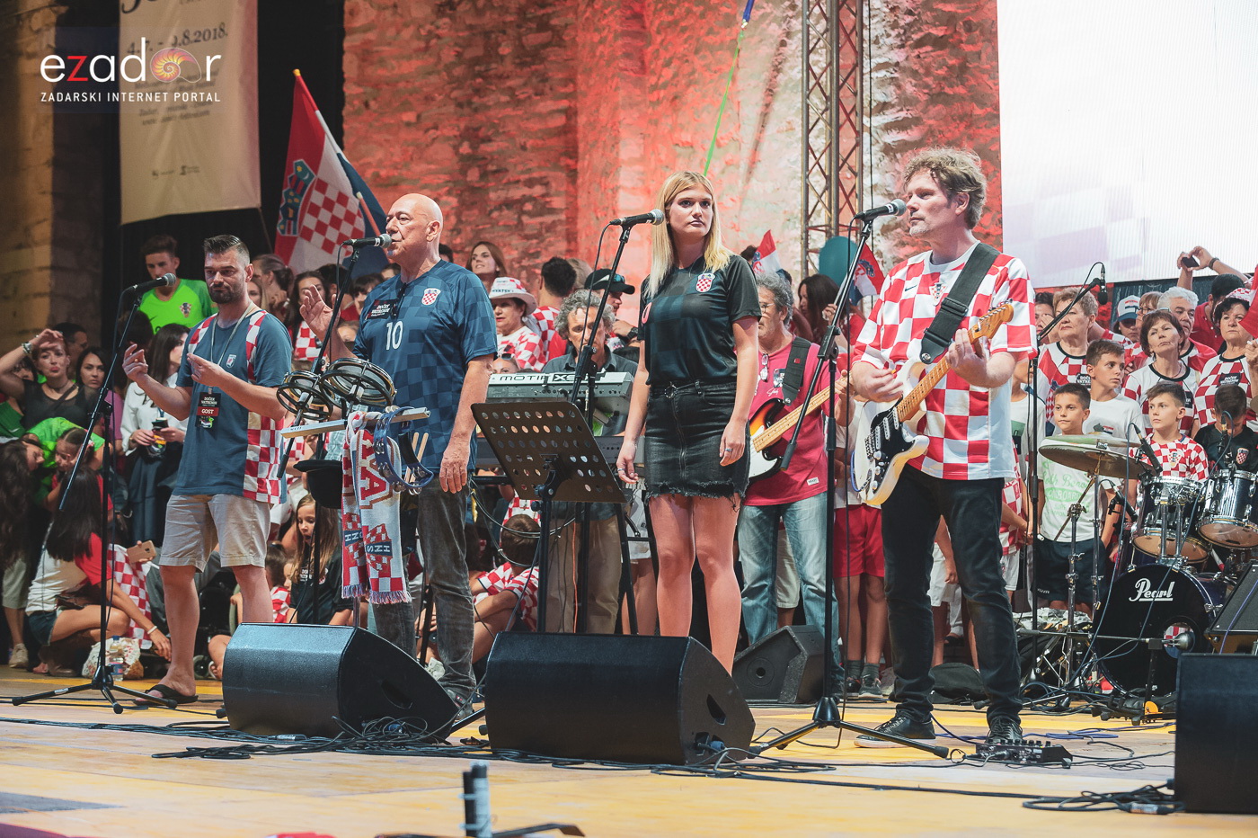 Zadar priredio čudesan doček svojim Vatrenim herojima (1)