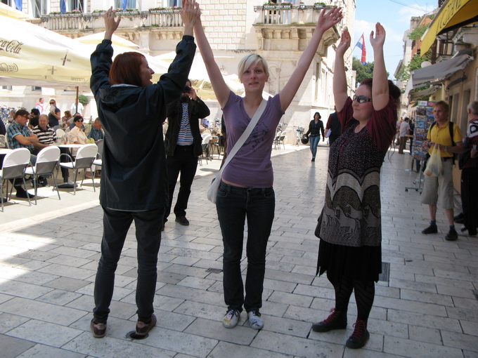 Performans Selme Banich na Narodnom trgu, foto: L. Banić