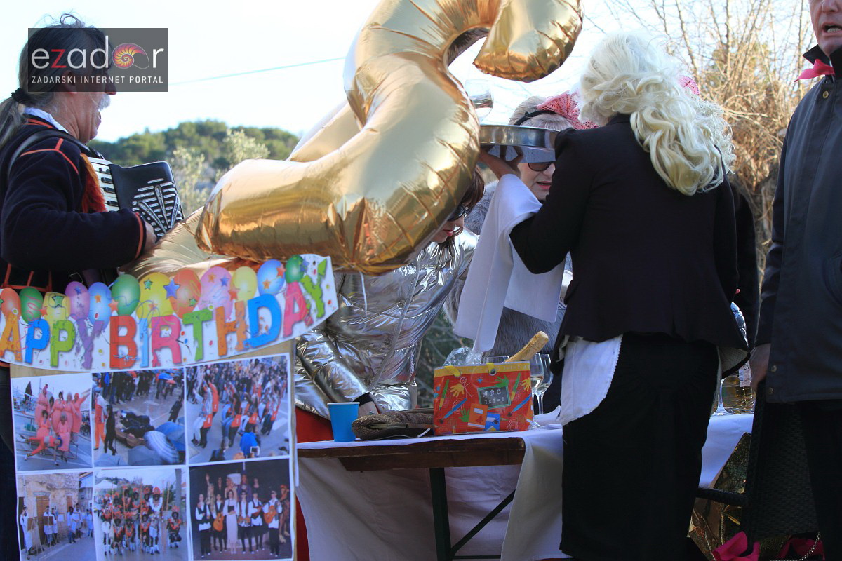 Maškarana povorka Velike Bake u Murteru