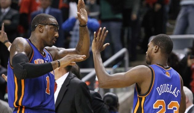 Amar Stoudemire i Toney Douglas, Foto: Reuters