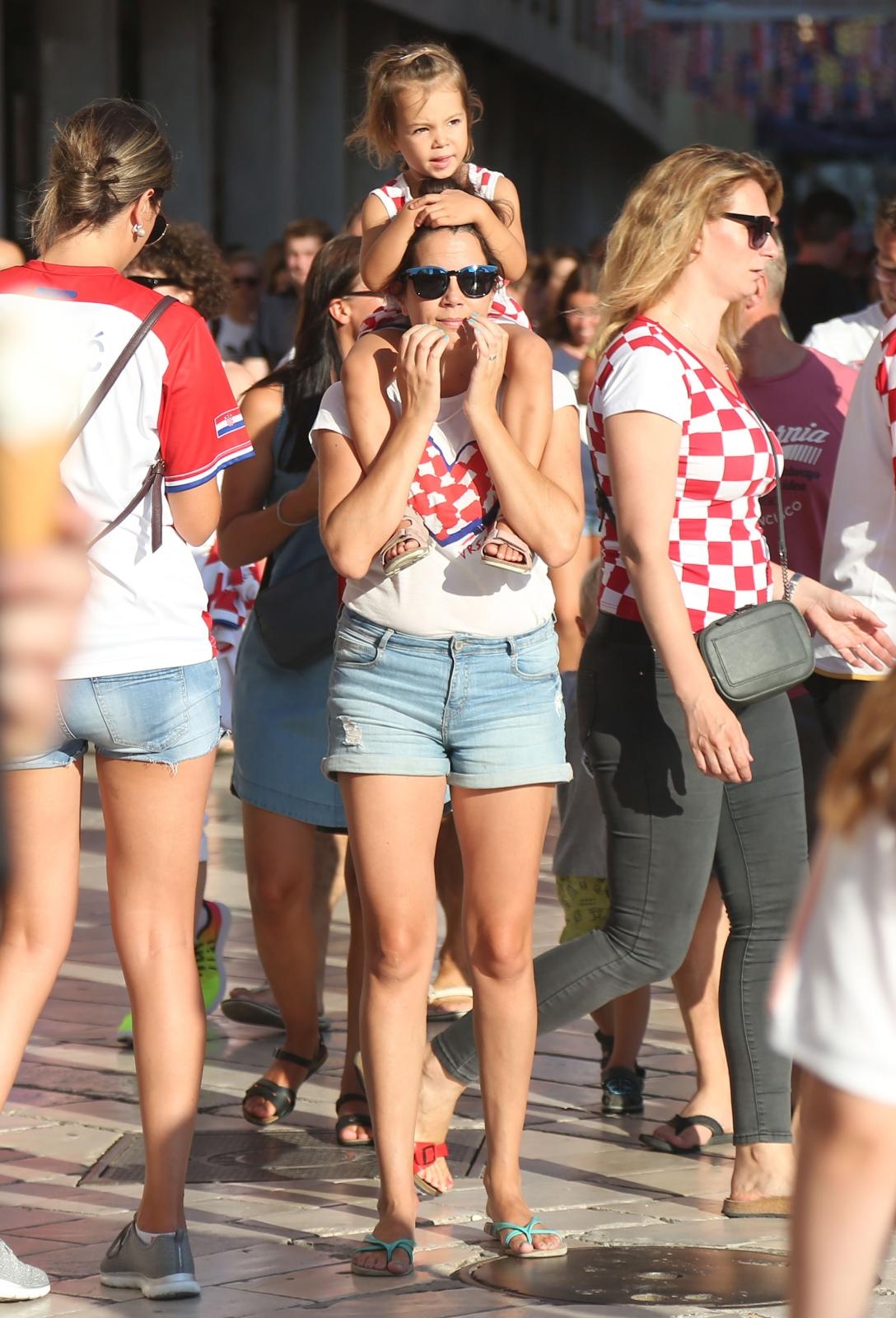 Zadar dočekao svoje Vatrene: Sve generacije okupile se na Forumu