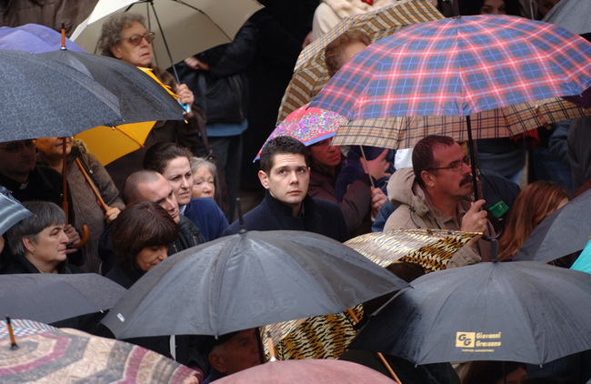 Zadar, 300110.
Pogreb zadarskog nadbiskupa Ivana Prendje u crkvi Svete Stosije.
Zadarski nadbiskup Ivan Prendja preminuo je iznenada  25. sijecnja 2010. godine u Zagrebu u 71. godini zivota, nakon 46 godina svecenistva i 20 godina biskupstva.
Misu odrzava