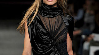 Trend izvještaj za jesen 2010: Crveni baršun (Fashionologie.com)