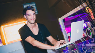 DJ Andrologic @ Cocktail bar Mango, 11.7.2015. (foto: Ivan Toman) DJ Andrologic @ Cocktail bar Mango, 11.7.2015. (foto: Ivan Toman)