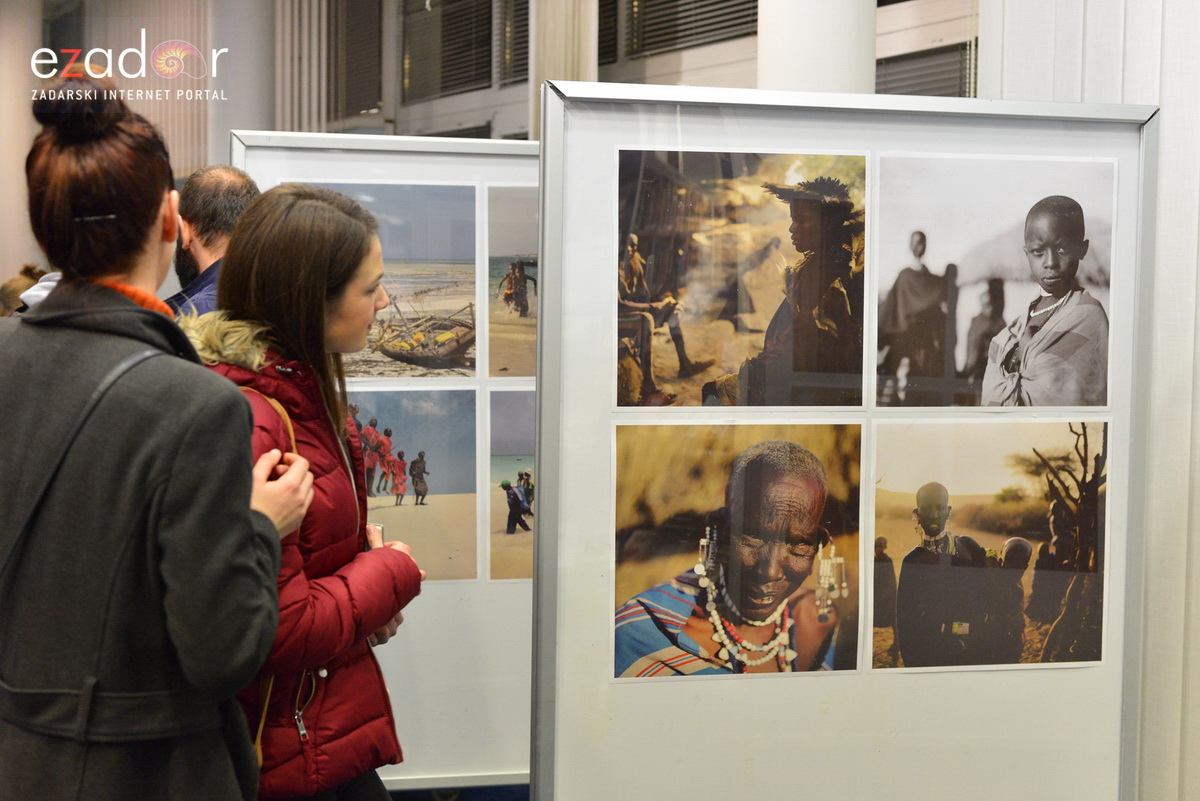 Gradska knjižnica Zadar: Otvorenje izložbe fotografija “Afrika na kvadrat” autora Filipa Brale Gradska knjižnica Zadar: Otvorenje izložbe fotografija “Afrika na kvadrat” autora Filipa Brale