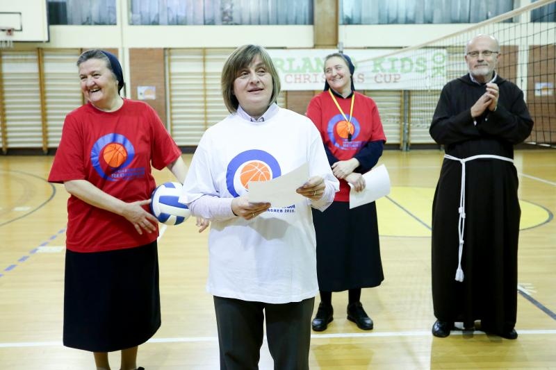 Zagreb: Sportske igre redovnica u OŠ Mato Lovrak. Photo: Goran Jakus/PIXSELL