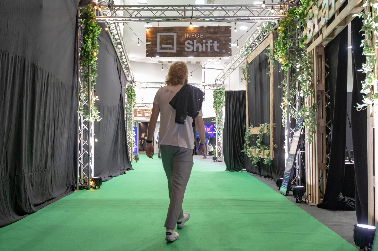 UREĐIVANJE GALERIJE: Međunarodna konferencija Infobip Shift počela na Višnjiku UREĐIVANJE GALERIJE: Međunarodna konferencija Infobip Shift počela na Višnjiku