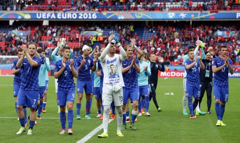 Slavlje igrača i navijača nakon pobjede nad Turskom. Photo: Sanjin Strukić/PIXSELL Slavlje igrača i navijača nakon pobjede nad Turskom. Photo: Sanjin Strukić/PIXSELL