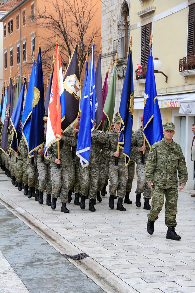 21. obljetnica VRA “Maslenica”: Mimohod branitelja 21. obljetnica VRA “Maslenica”: Mimohod branitelja