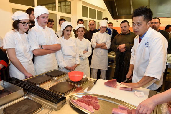 Tuna, Sushi & Wine Festival: Japanski masterchef Nakatsuji održao edukaciju pripreme tradicionalnih japanskih jela Tuna, Sushi & Wine Festival: Japanski masterchef Nakatsuji održao edukaciju pripreme tradicionalnih japanskih jela