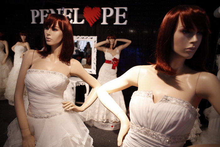 Zagreb, 300911.
Na Zagrebackom velesajmu poceli su Dani Vjencanja koji ce trajati do 2. listopada.
Na slici: vjencanice.
Foto: Dragan Matic / Cropix Zagreb, 300911.
Na Zagrebackom velesajmu poceli su Dani Vjencanja koji ce trajati do 2. listopada.
Na slici: vjencanice.
Foto: Dragan Matic / Cropix