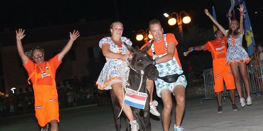 Međunarodna trka tovarov Tisno- jahačica Fabienne i tovar Robben, foto: H. Pavić Međunarodna trka tovarov Tisno- jahačica Fabienne i tovar Robben, foto: H. Pavić