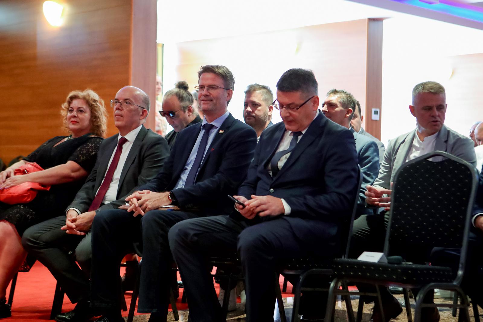 Dodijeljene plakete “Zlatna kuna” najuspješnijim tvrtkama u županiji