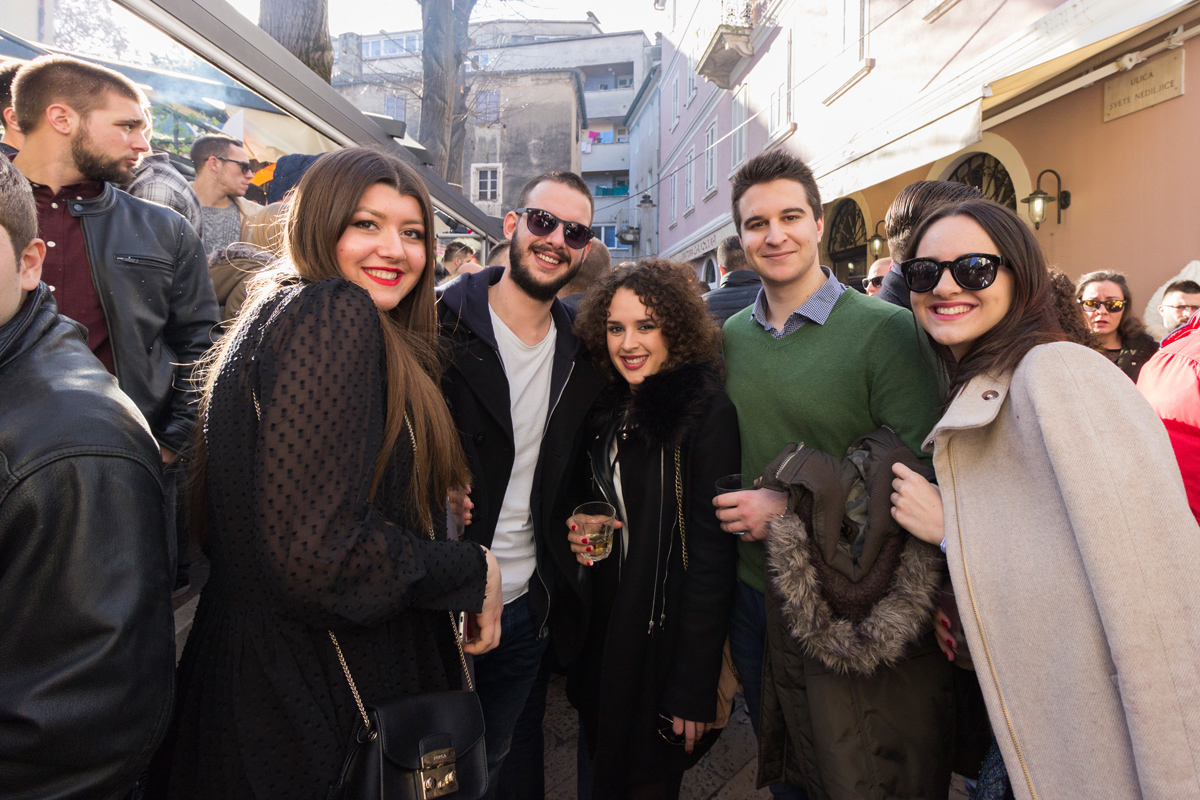 Badnjak 2016: Blagdanski đir po gradu 24. prosinca Badnjak 2016: Blagdanski đir po gradu 24. prosinca